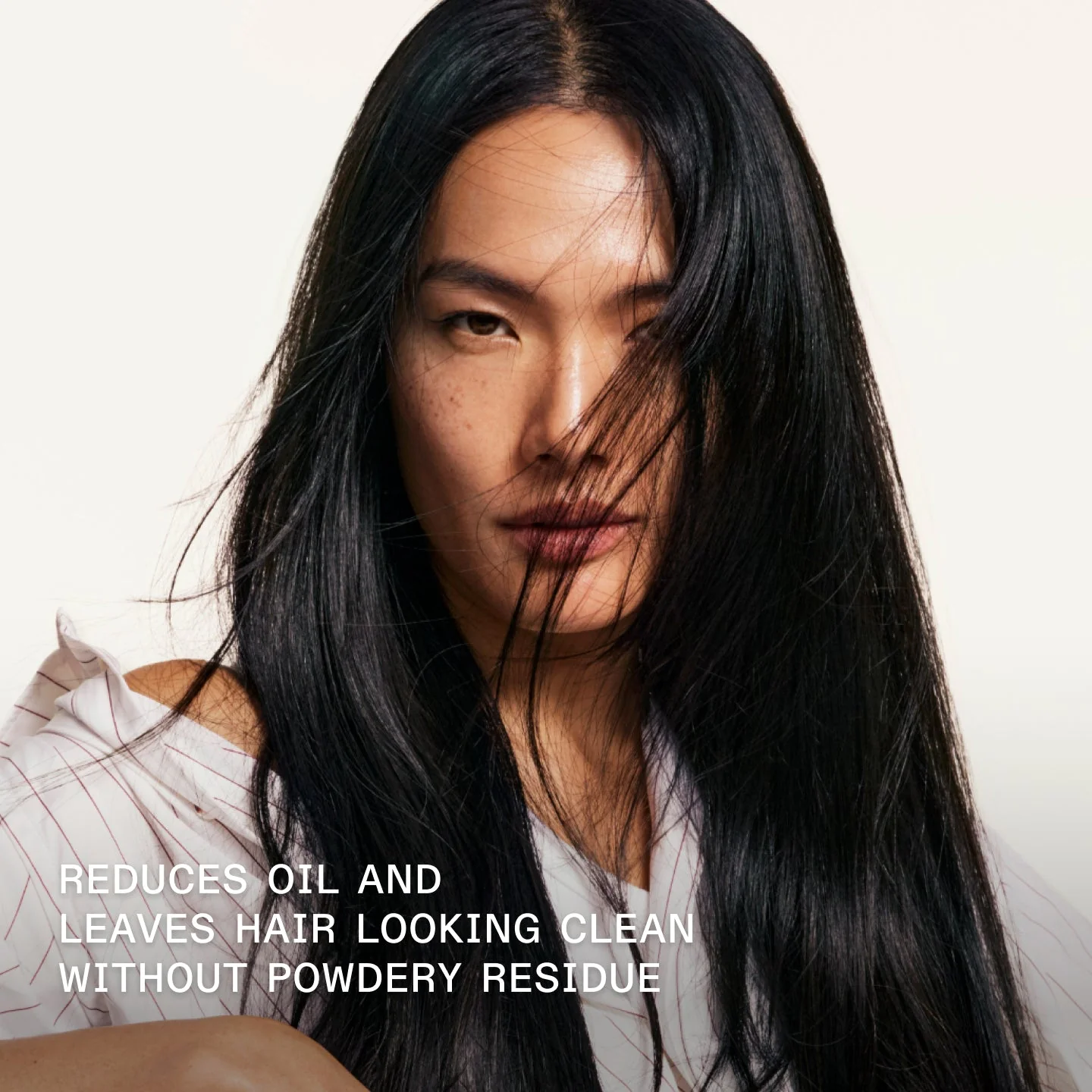 Nº.4D CLEAN VOLUME DETOX DRY SHAMPOO - Image 3